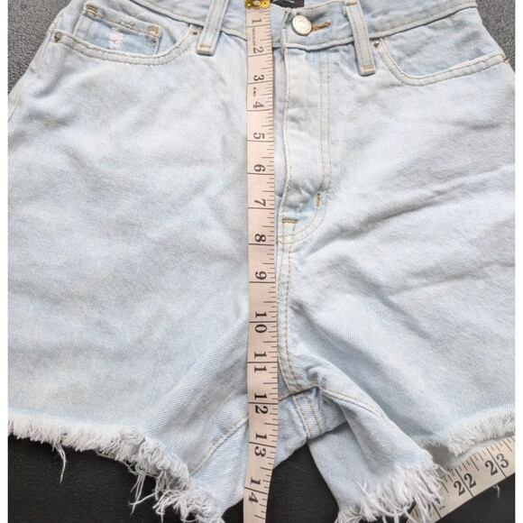 BDG Women Denim Short Mom High Rise Raw Hem Light Wash Distressing Size 25 - Picture 5 of 11